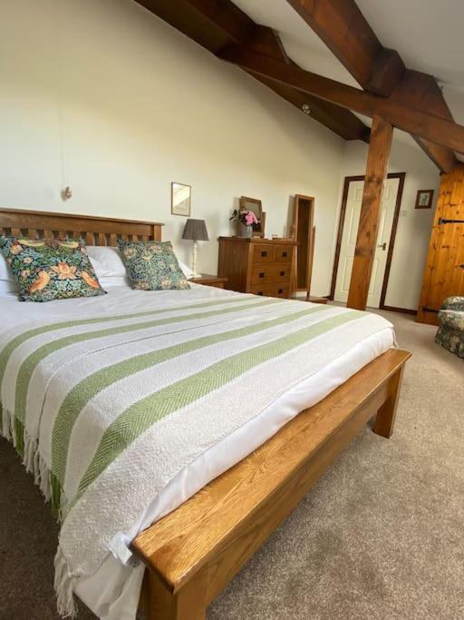 Woodland View At Hewish Mill Villa Bittadon Bagian luar foto